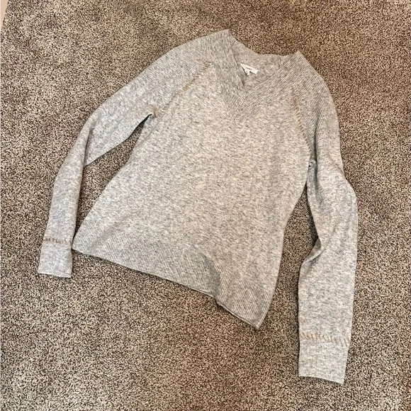 A loves a women Sweater small - Picture 9 of 10